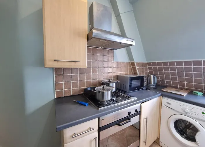A7-Top Flr 1 Bed Flat Near Elephant And Castle